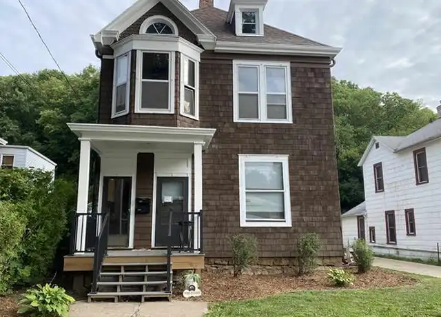 Property at 667 W Locust St, Dubuque, IA, 52001, 4 beds, 1 bath, [object Object]