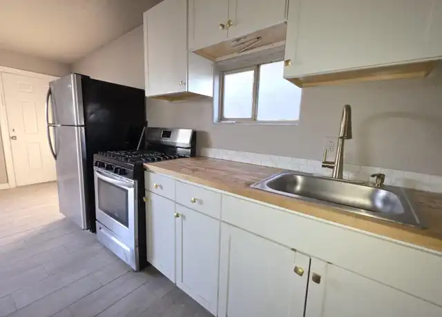 Property at 2135 W Hadley St #3, Phoenix, AZ, 85009, 1 bed, 1 bath, [object Object]