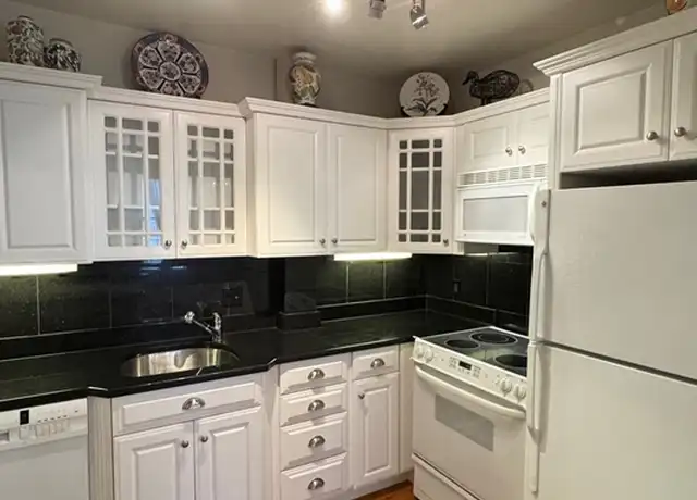 Property at 404 Bunker Hill St #3, Charlestown, MA, 02129, 2 beds, 1 bath, [object Object]