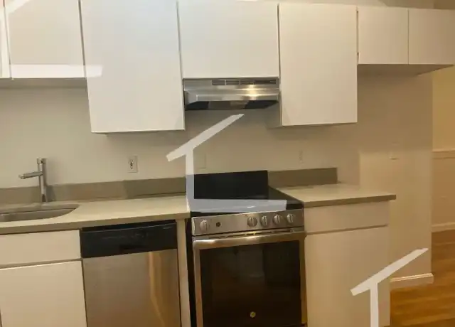 Property at 8 Cleveland Pl, Boston, MA, 02113, 3 beds, 1 bath, [object Object]