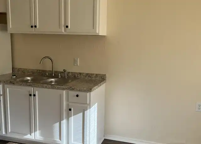 Property at 1115 Troy St Unit 4, Dayton, OH, 45404, 1 bed, 1 bath, [object Object]