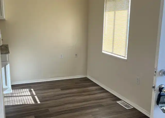 Property at 1115 Troy St Unit 4, Dayton, OH, 45404, 1 bed, 1 bath, [object Object]