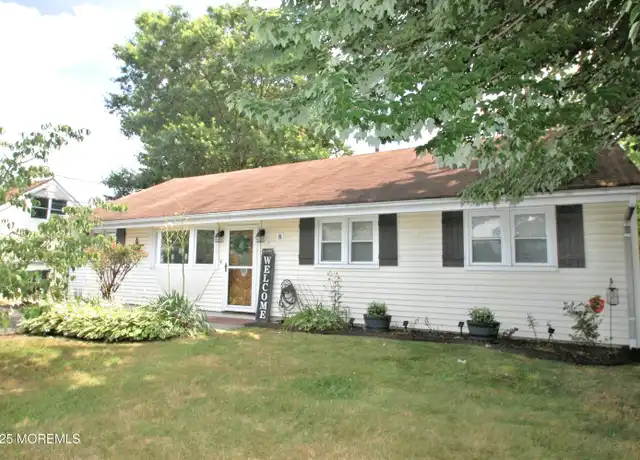 Property at 8 Pacific Ter, Hazlet, NJ, 07730, 4 beds, 1.5 baths, [object Object]