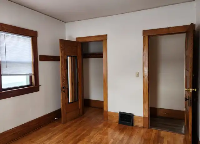 Property at 416 Seaver St, Eau Claire, WI, 54701, 5 beds, 1 bath, [object Object]