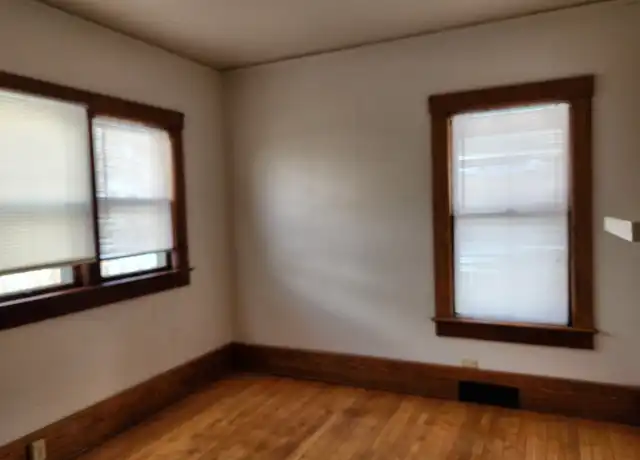 Property at 416 Seaver St, Eau Claire, WI, 54701, 5 beds, 1 bath, [object Object]