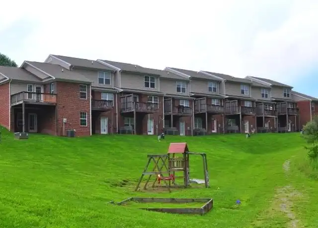 Property at 517 Virginian Dr Unit 105, Christiansburg, VA, 24073, 4 beds, 2.5 baths, [object Object]