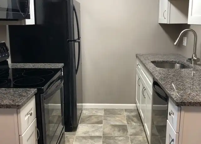 Property at 1222 A St Unit 11, Lincoln, NE, 68502, 1 bed, 1 bath, [object Object]