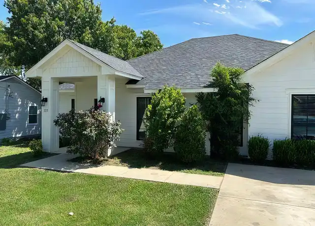 Property at 111 Elder St, Waxahachie, TX, 75165, 4 beds, 2 baths, [object Object]