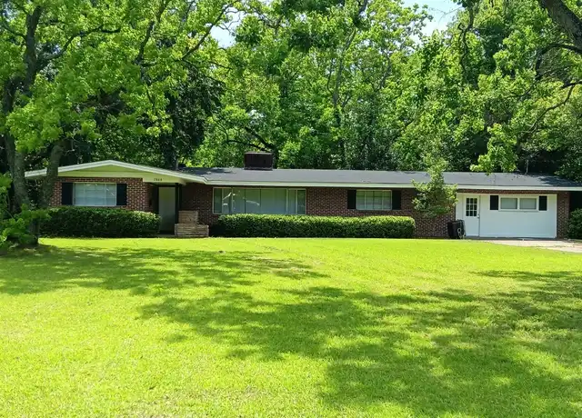 Property at 2868 S Colonial Dr, Montgomery, AL, 36111, 4 beds, 2 baths, [object Object]