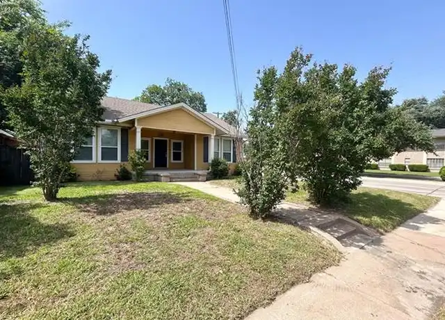 Property at 1500 Elmwood Ave, Corsicana, TX, 75110, 3 beds, 2 baths, [object Object]