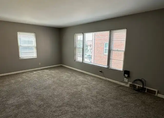 Property at 336 S 37th St, Omaha, NE, 68131, 1 bed, 1 bath, [object Object]