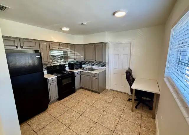 Property at 2633 NW 9th Ave, Wilton Manors, FL, 33311, 2 beds, 1 bath, [object Object]