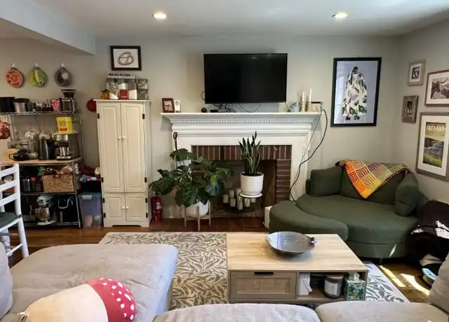 Property at 6 Hazelmere Rd, Roslindale, MA, 02131, 3 beds, 1 bath, [object Object]