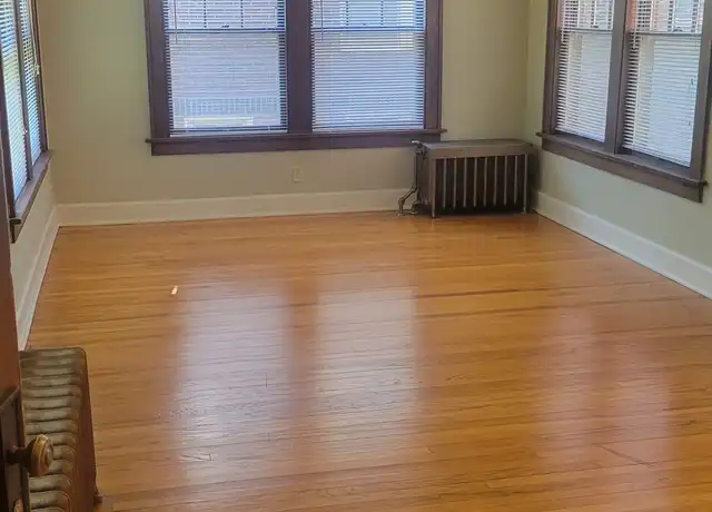 Property at 2806 High St Unit 1, Des Moines, IA, 50312, 2 beds, 1 bath, [object Object]