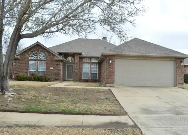 Property at 2420 Creek Crossing Ct, Arlington, TX, 76018, 4 beds, 2 baths, [object Object]