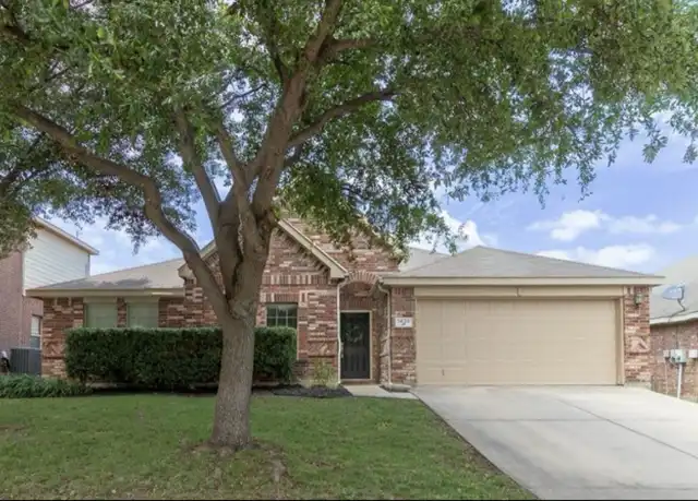 Property at 1425 Missionary Ridge Trl, Fort Worth, TX, 76131, 3 beds, 2 baths, [object Object]