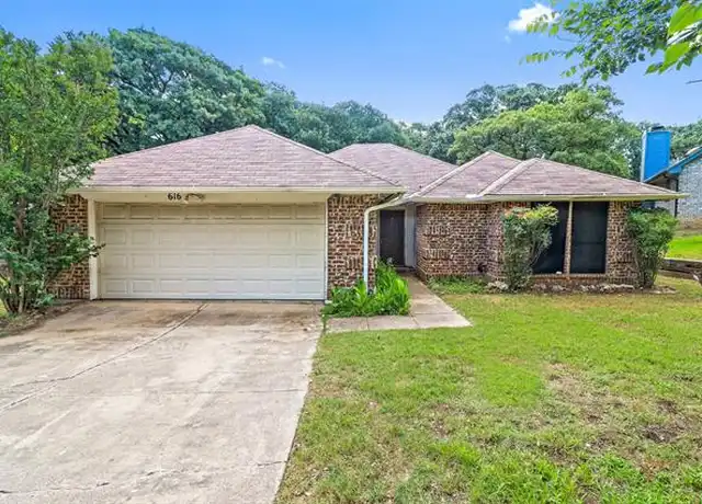 Property at 616 Lake Crest Pkwy, Azle, TX, 76020, 3 beds, 2 baths, [object Object]