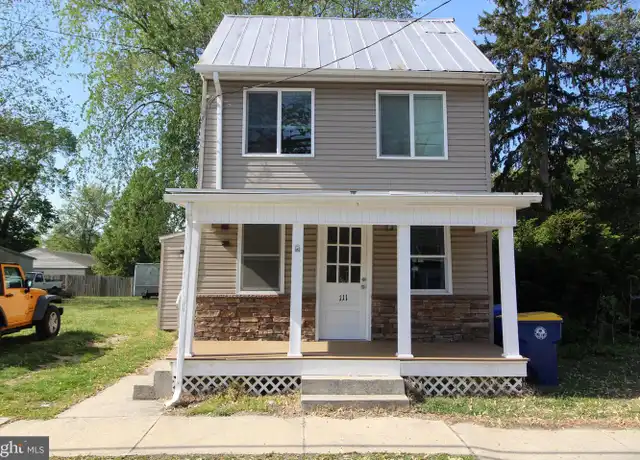 Property at 111 Front St, Frederica, DE, 19946, 2 beds, 1.5 baths, [object Object]
