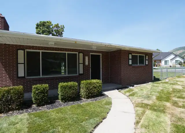 Property at 2383 Oakridge Dr, Layton, UT, 84040, 4 beds, 2 baths, [object Object]