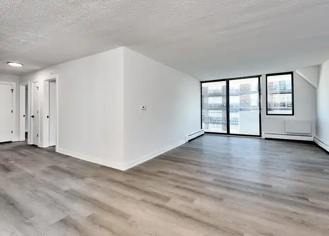 Property at Rhythm and Blues - 922 North Blvd, Oak Park, IL, 60301, 1-2 bed, 1-2 bath, [object Object]
