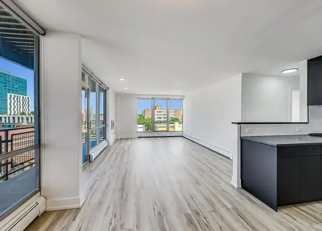 Photo of 922 North Blvd, Oak Park, IL 60301