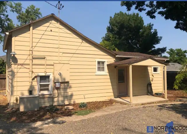 Property at 744 Beall Ln, Central Point, OR, 97502, 2 beds, 1 bath, [object Object]