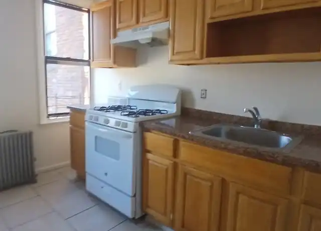 Property at 288 Hawthorne Ave Unit 1, Yonkers, NY, 10705, 4 beds, 1 bath, [object Object]