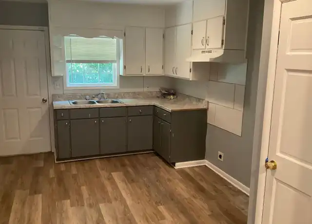 Property at 740 77th St S, Birmingham, AL, 35206, 2 beds, 1 bath, [object Object]