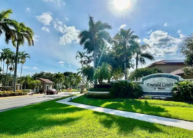 Property at 16220 Emerald Cove Rd, Weston, FL, 33331, 2 beds, 2 baths, [object Object]