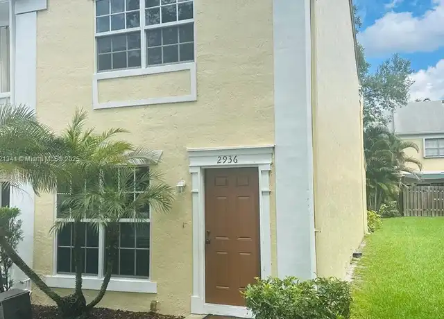 Property at 2936 Belmont Ln #2936, Hollywood, FL, 33026, 2 beds, 2.5 baths, [object Object]