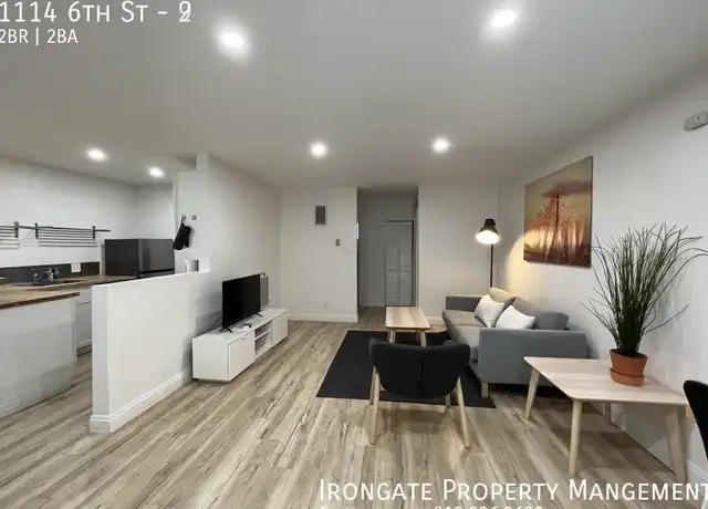 Property at 1114 6th St Unit 2, Santa Monica, CA, 90403, 2 beds, 2 baths, [object Object]
