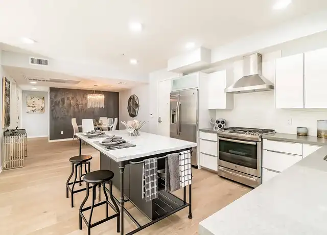 Property at Windsor Square Villas - 850 Crenshaw Blvd, Los Angeles, CA, 90005, 3 beds, 2 baths, [object Object]