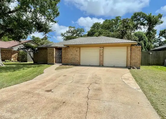 Property at 241 Crestwood St, Clute, TX, 77531, 3 beds, 2 baths, [object Object]