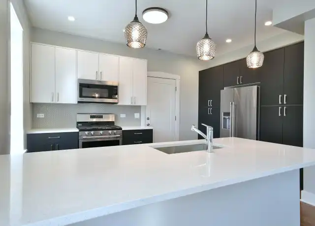 Property at 225 A Washington Blvd Unit 3W, Oak Park, IL, 60302, 1 bed, 1 bath, [object Object]