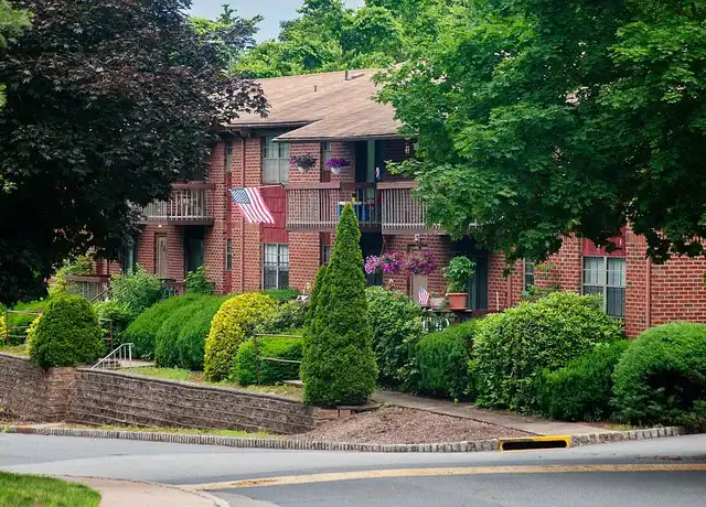 Property at Easton North Apartments - 1126 Easton Ave, Somerset, NJ, 08873, 2 beds, 1 bath, [object Object]