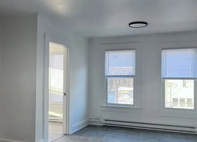 Property at 1082 21st St Unit 204, Des Moines, IA, 50311, 1 bed, 1 bath, [object Object]