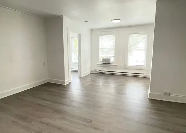 Property at 1082 21st St Unit 204, Des Moines, IA, 50311, 1 bed, 1 bath, [object Object]
