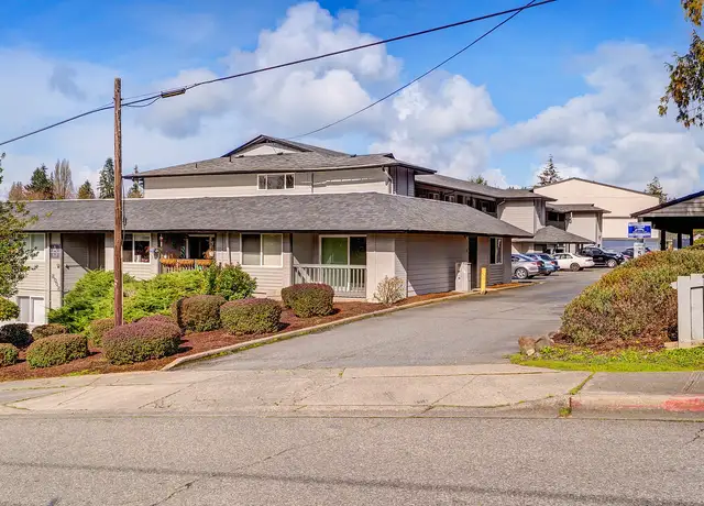 Photo of 2002 Magnuson Way, Bremerton, WA 98310