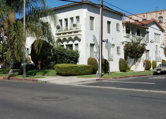 Property at 372 Cochran Ave Unit 04, Los Angeles, CA, 90036, 1 bed, 1 bath, [object Object]
