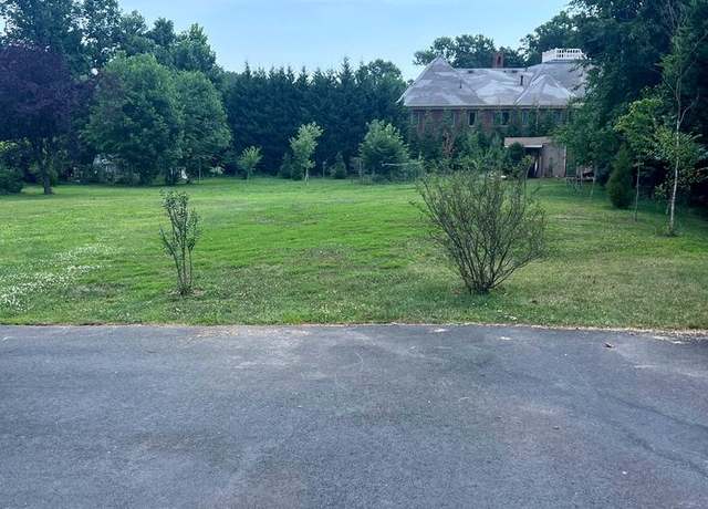 Photo of 1023 Utterback Store Rd, Great Falls, VA 22066