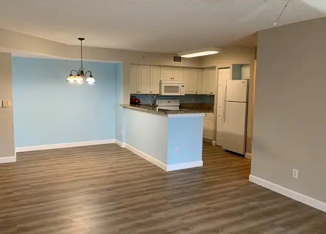 Property at 1250 Wildwood Lakes Blvd #101, Naples, FL, 34104, 3 beds, 2 baths, [object Object]