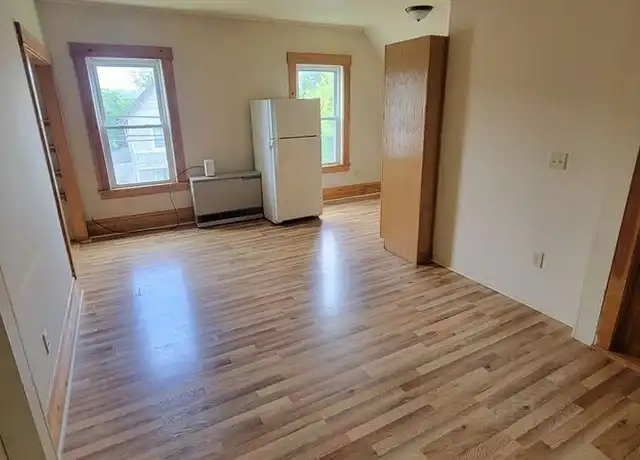 Property at 130 Hanover St Unit 2, Lebanon, NH, 03766, 2 beds, 1 bath, [object Object]