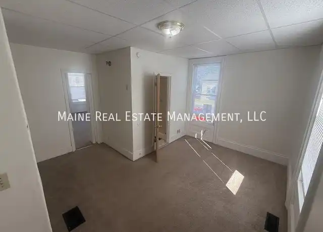 Property at 329 Union St Unit 1, Bangor, ME, 04401, 1 bed, 1 bath, [object Object]