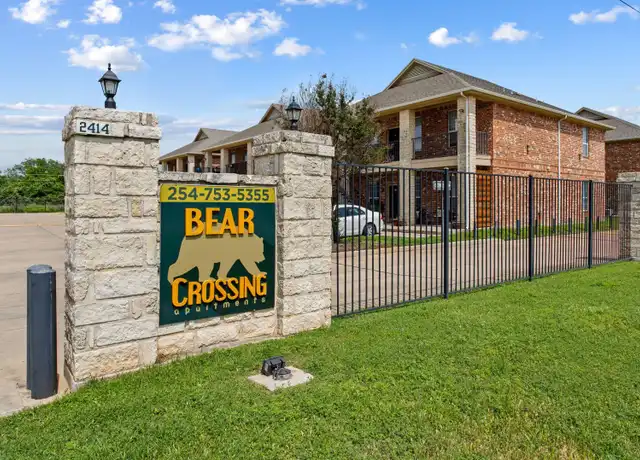 Property at 2406 S University Parks Dr, Waco, TX, 76706, 4 beds, 4 baths, [object Object]