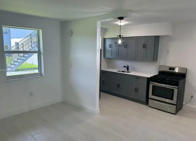 Property at 4300 SW 67th Ave #11, Miami, FL, 33155, 1 bed, 1 bath, [object Object]