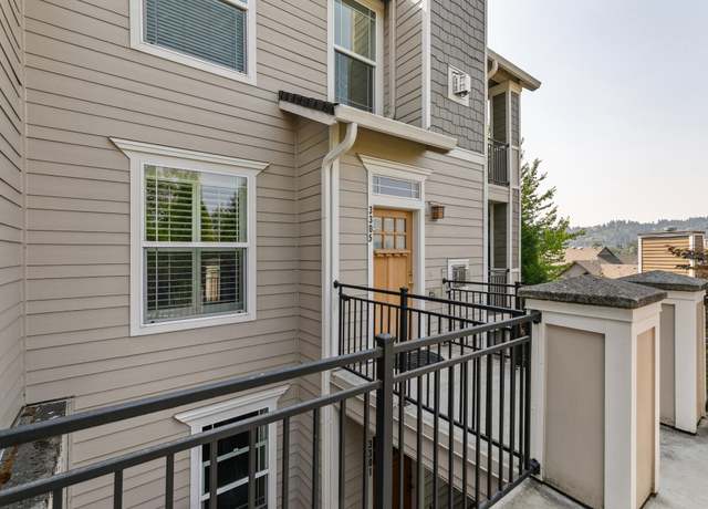 Photo of 3305 Summerlinn Dr Unit 1, West Linn, OR 97068