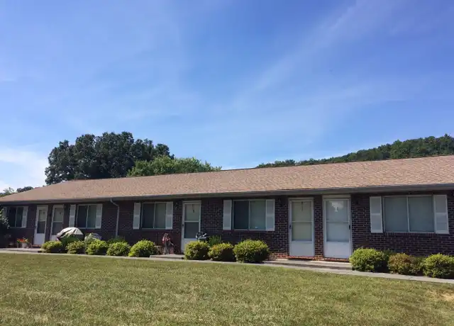 Property at 2703 Watauga Rd Unit 2, Johnson City, TN, 37601, 1 bed, 1 bath, [object Object]