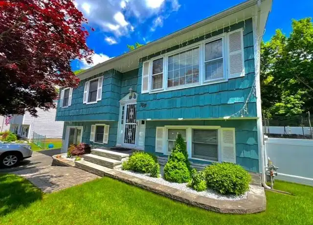 Property at 50 Lincoln St Unit Top Floor, Sloatsburg, NY, 10974, 3 beds, 1 bath, [object Object]