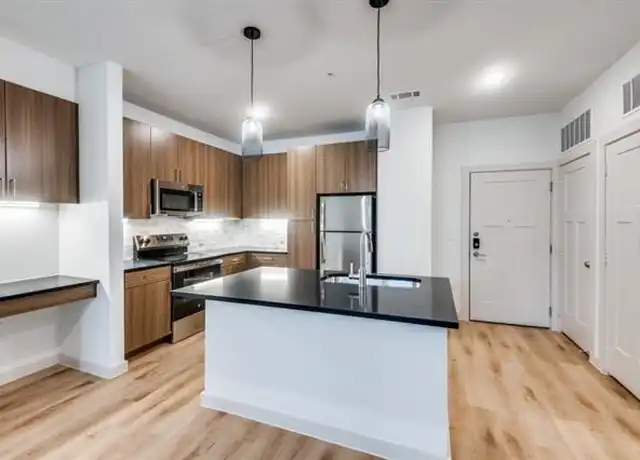 Property at 512 S Ewing Ave Unit 219, Dallas, TX, 75203, 1 bed, 1 bath, [object Object]