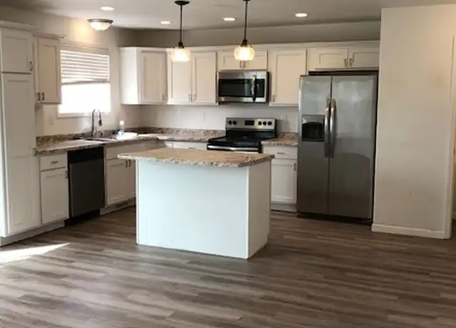 Property at 5906 36th St S, Fargo, ND, 58104, 4 beds, 3.5 baths, [object Object]